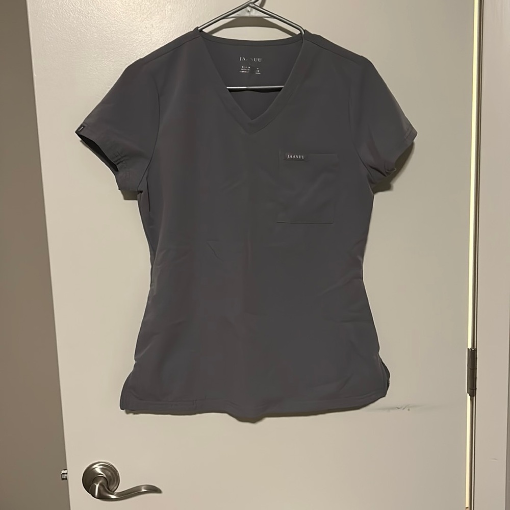 Jaanuu grey scrub top